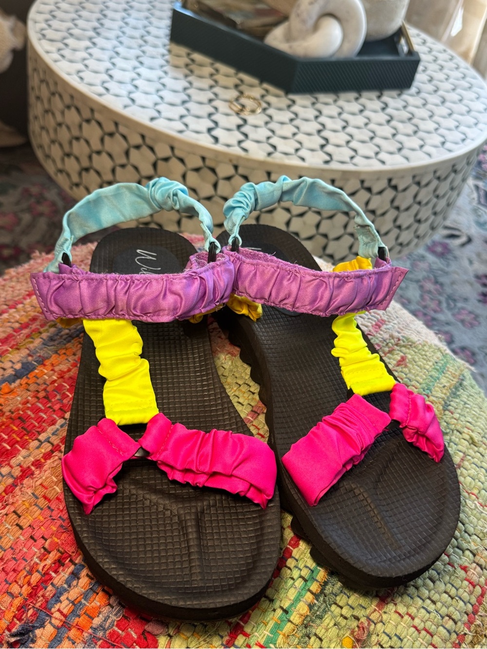 ▪️🩷💛 Wildfox Multicolor Ruched Strap Platform Sandals Neon Colors 🩵💜▪️ - Picture 4 of 6